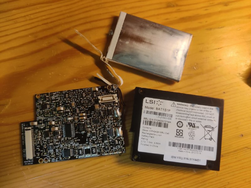 IBM BAT1S1P 81Y4451 BBU M5015/M5000 Raid卡缓存电池使用的电芯是454261电芯3.7v，1590/1500mAh，5.6WhIBM BAT1S1P 81Y4451 BBU M5015/M5000 Raid卡缓存电池使用的电芯是454261电芯3.7v，1590/1500mAh，5.6Wh